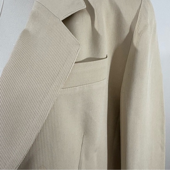 Talbots Petites Women’s Sz 6 Cream Ivory 100% Silk Blazer Jacket Lined Button - Picture 16 of 16
